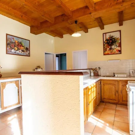 Maison Avec Jacuzzi Partage Et Jardin, Proche Dordogne Landhuis